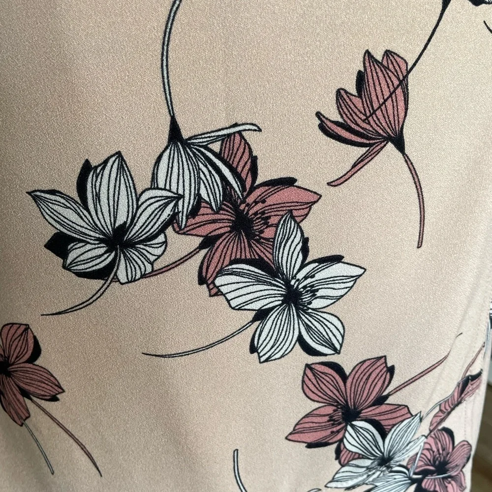 Banana Republic Light Pink Floral Trumpet Midi Skirt Size 6